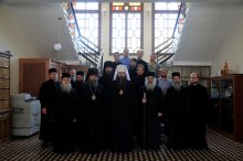   Ѳ  ֲ             -    