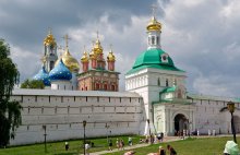 У стен Троице-Сергиевой Лавры появится лагерь для паломников