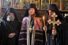 АФОН. У день свята ікони Божої Матері «Скоропослушниця» єпископ Обухівський Іона звершив богослужіння в монастирі Дохіар на Афоні, де знаходиться оригінал чудотворної ікони