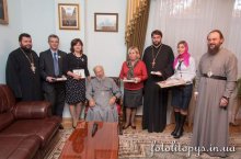 Блаженніший Митрополит Володимир нагородив благодійників за допомогу в організації поїздки до Святої Землі паломницької групи дітей дитбудинку сімейного типу, що діє при Банченському монастирі